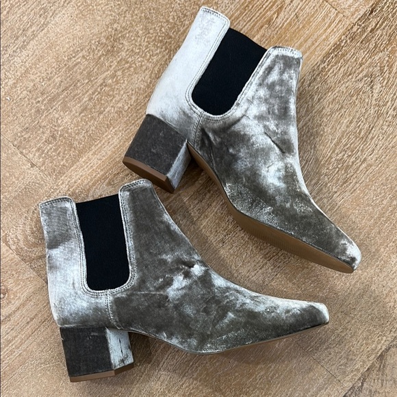 Madewell The Walker Chelsea Boot In Velvet 7 - Picture 1 of 7